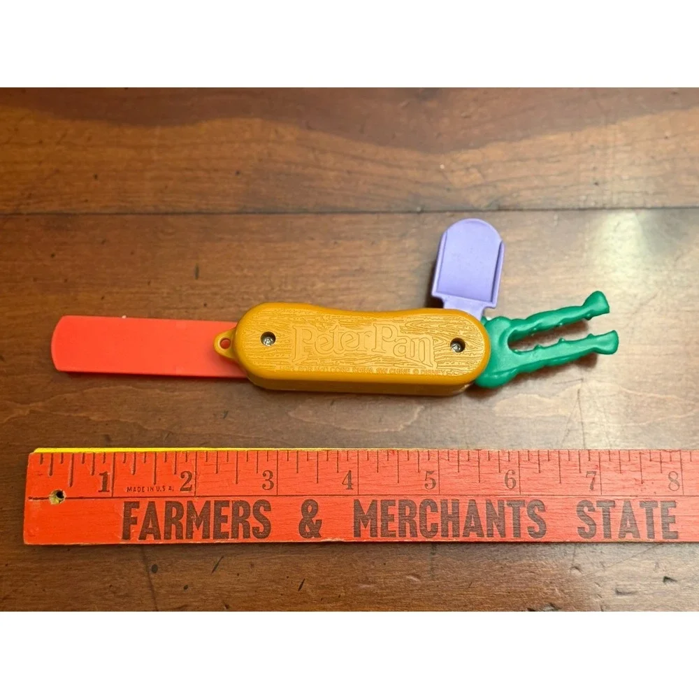 Vintage Disney McDonalds Peter Pan Plastic Folding Pocketknife Knife Toy